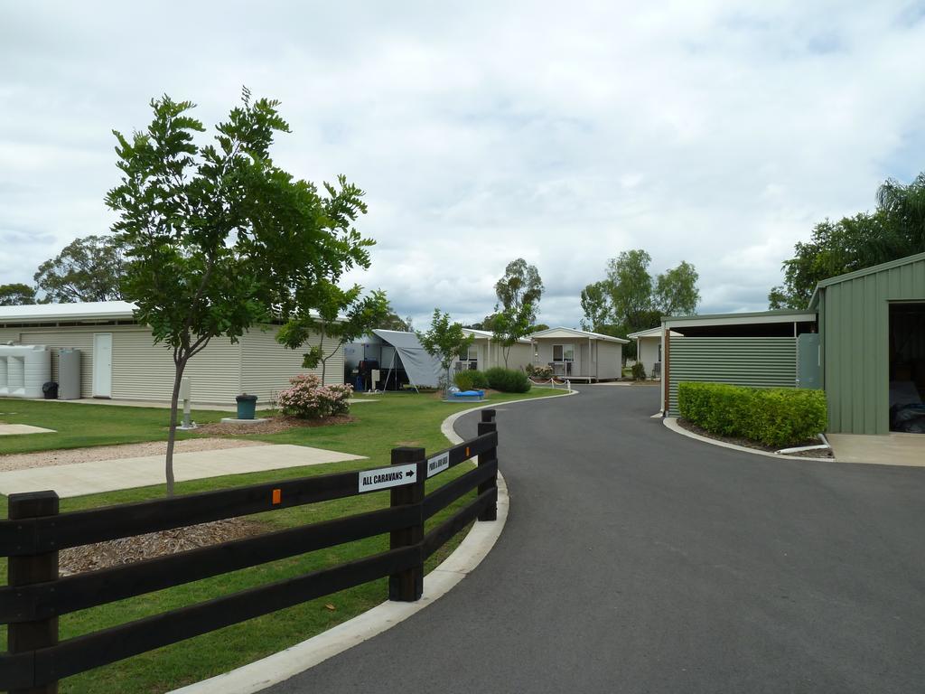 Hotel Chinchilla Tourist Park Exterior foto